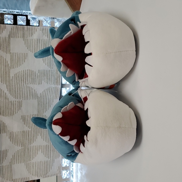 Kids' Knox Shark Loafer Slippers - Picture 2 of 5